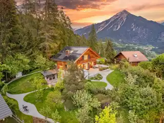 A Chalet on the Sunny Plateau of Alvaneu Dorf