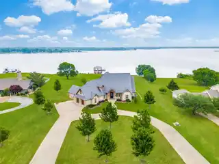 Stunning Custom-built Lakefront Residence