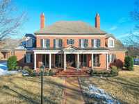 DISTINGUISHED EXECUTIVE LUXURY RESIDENCE