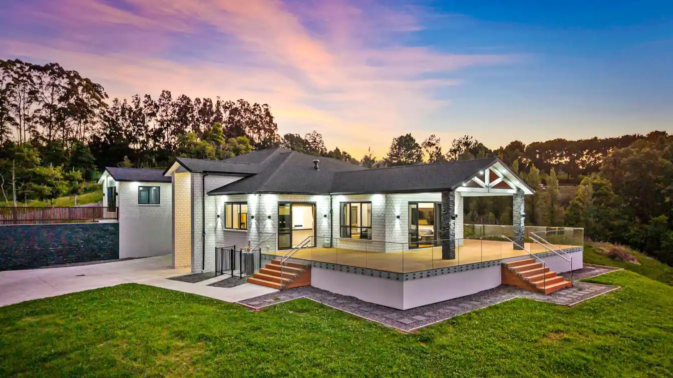 Extraordinary Property in the Heart of Whitford