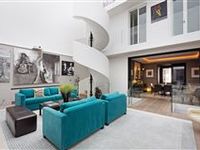 PRIVATE MANSION IN PARIS
