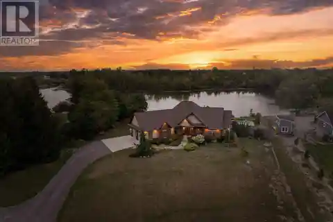 Beautiful Bungalow Backing to Port Colborne Quarry Pond