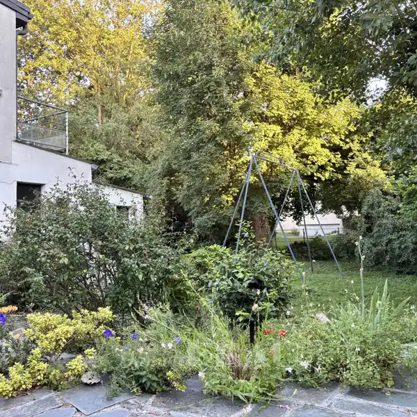 LOVELY PROPERTY OPENING TO TERRACE AND GARDEN