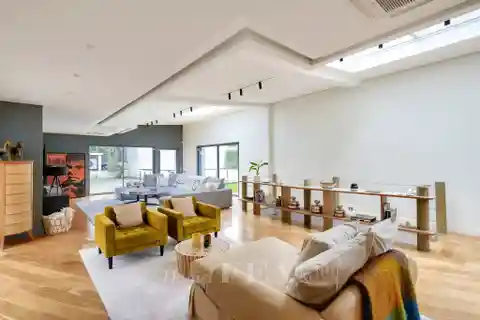 Architect-designed Loft-style Property