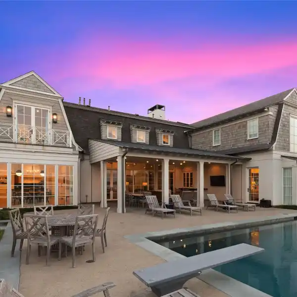 EXCEPTIONAL LAKEFRONT RETREAT IN LONG COVE