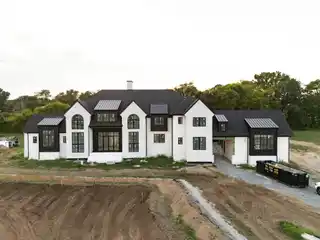 Luxury and Comfort on Five Serene Acres