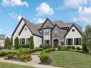 Former Award-Winning Model Full of Amenities