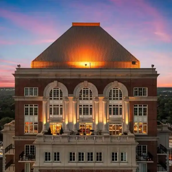 EXTRAORDINARY FULL-FLOOR PENTHOUSE