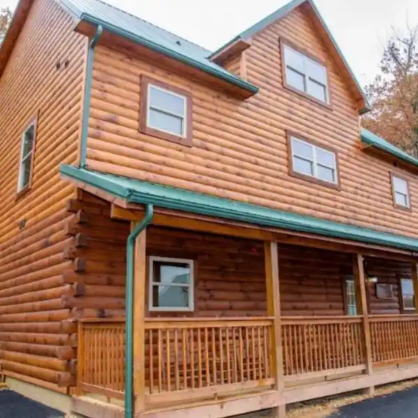 NEW CABIN IN A UNIQUE DEVELOPMENT