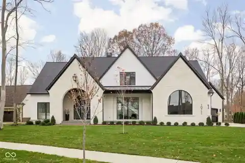 Designer Luxury Home on the Golf Course in Holliday Farms
