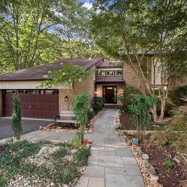 DRAMATIC CONTEMPORARY WITH MULTI-LEVEL DECKS