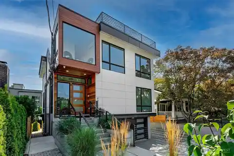 Luxurious Lock & Go Living at Hawthorne Residences