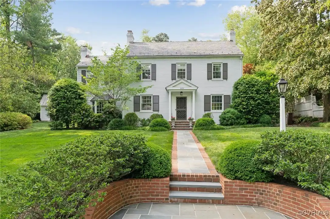 Stately Home Steps from University of Richmond
