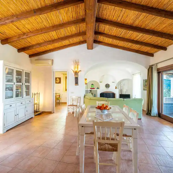 BRIGHT VILLA WITH BEAUTIFUL VIEWS