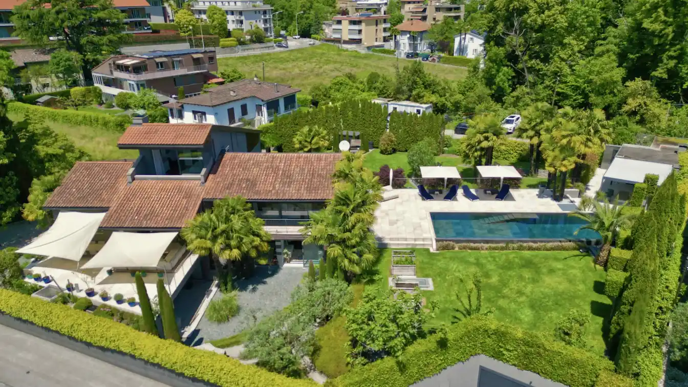 Spacious Modern Villa with Pool