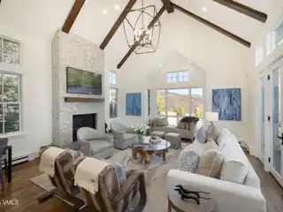 Completely Renovated Kensington Green Residence
