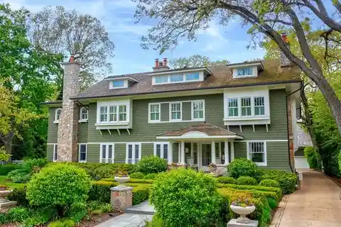 Incredible East Kenilworth Compound