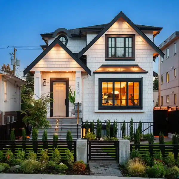 SPECIAL OPPORTUNITY IN HASTINGS SUNRISE