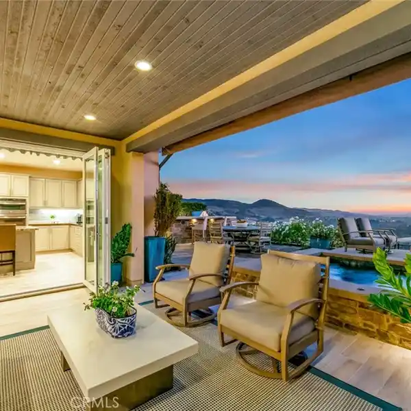 ARCHITECTURAL MASTERPIECE IN THE EXCLUSIVE VENTANA ENCLAVE