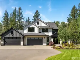 Pacific Northwest Perfection on Two-Plus Acres
