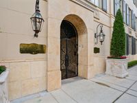 LUXURY IN THE LANDMARK