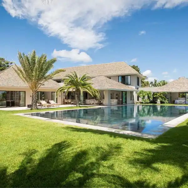 LUXURY COASTAL LIVING IN PRESTIGIOUS LUNEA ESTATE