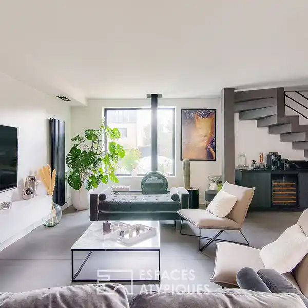 CONTEMPORARY FAMILY HOME