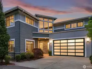 Entertainer's Dream in Desirable Everest