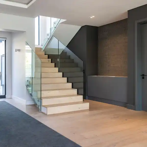 THOUGHTFULLY DESIGNED MODERN LUXURIOUS HOME