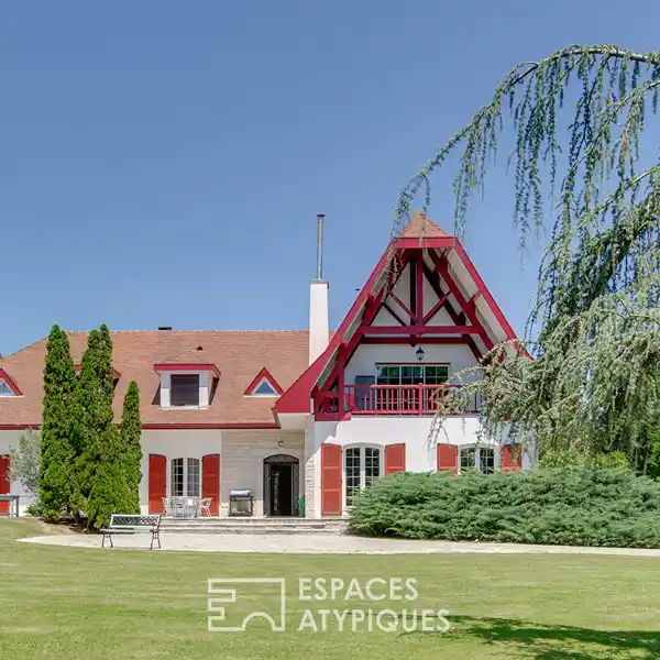 BOURGEOIS RESIDENCE IN A CALM YET CONVENIENT LOCATION