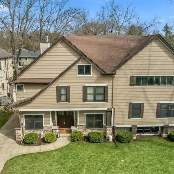 VERSATILE HOME IN SUPERB WEST HIGHLANDS LOCATION