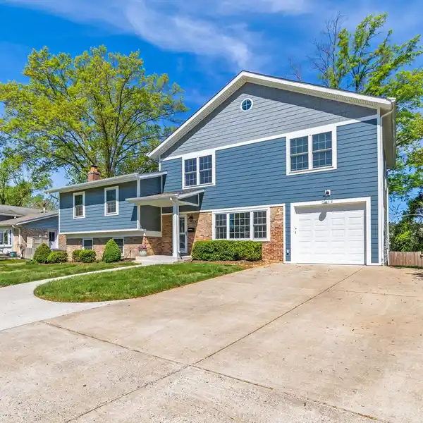 BEAUTIFUL SPLIT-LEVEL HOME
