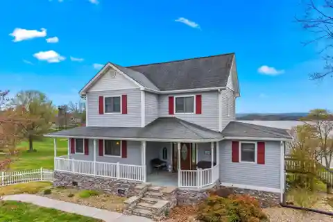Timeless Charm with Updates on Douglas Lake