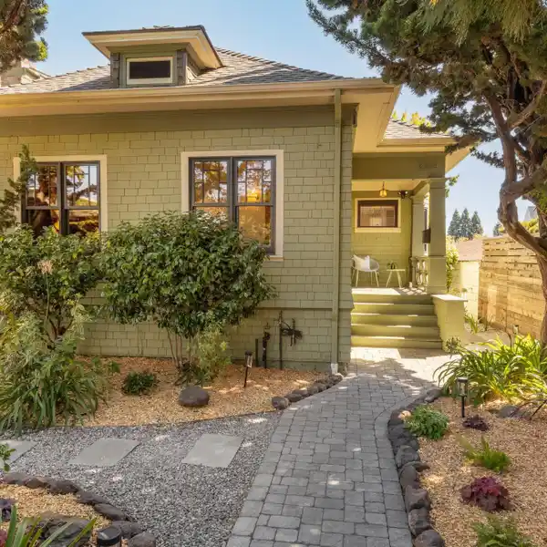 BEAUTIFULLY UPDATED SINGLE-LEVEL CRAFTSMAN HOME