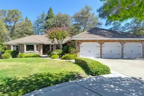 Spacious Hidden Lakes Estates Home