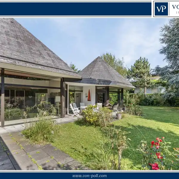 EXCEPTIONAL BUNGALOW WITH EXPANSION POTENTIAL ON A DREAM PLOT