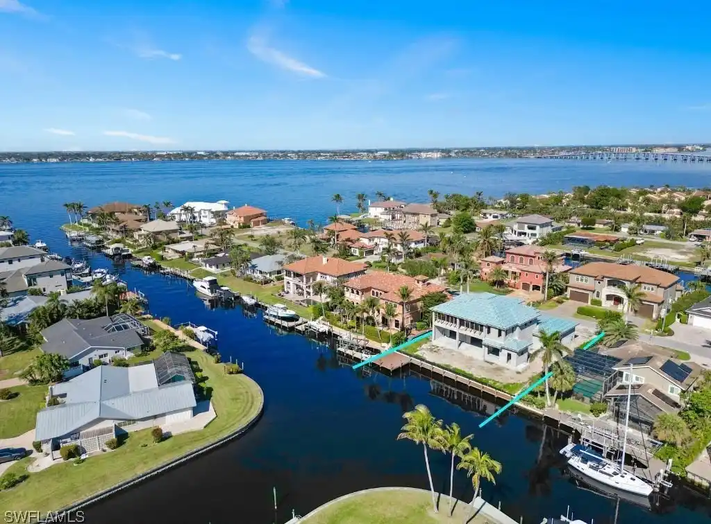 Newly Constructed Residence in Prestigious Community