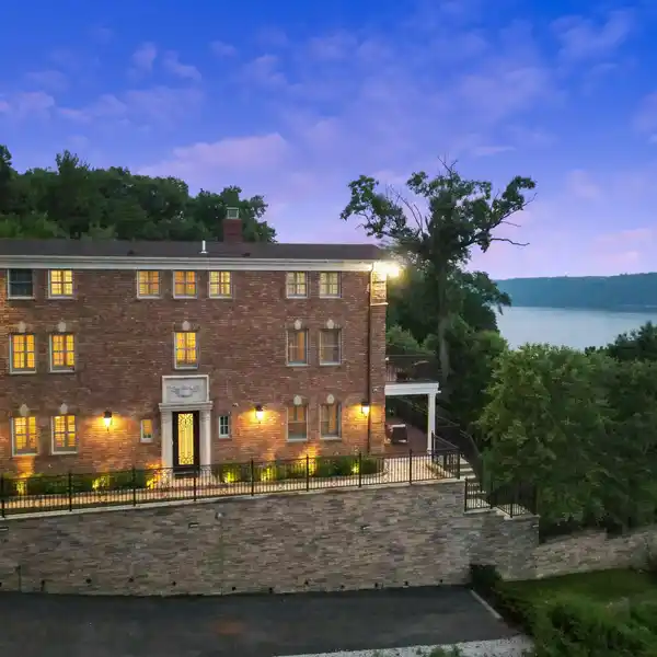 ONE-OF-A-KIND WATERFRONT OASIS