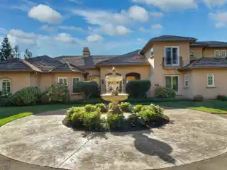 Private Lakeside Escape