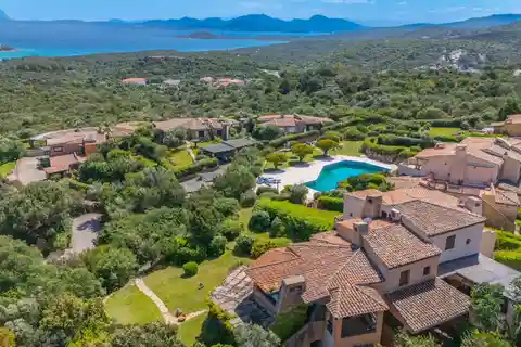 Gorgeous Villa with Forever Views