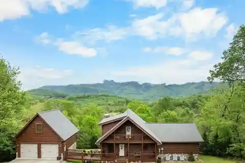 Breathtaking Mountain Retreat