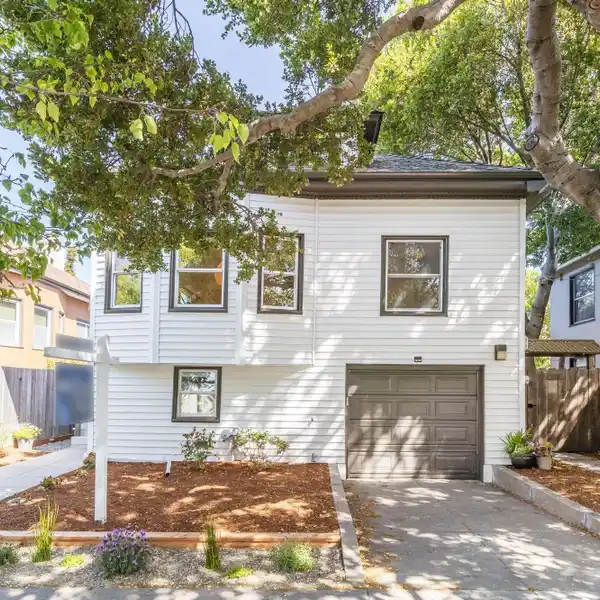 CHARMING WEST BERKELEY VICTORIAN