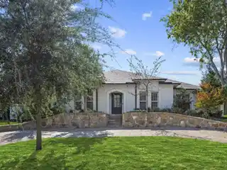 Refined Living with Vaulted Elegance Indoors