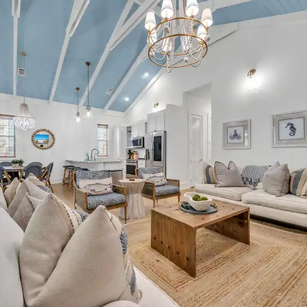 EXQUISITE FLORIDA COTTAGE