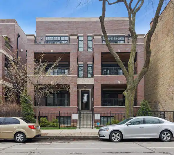 NEWER CONSTRUCTION DUPLEX DOWN