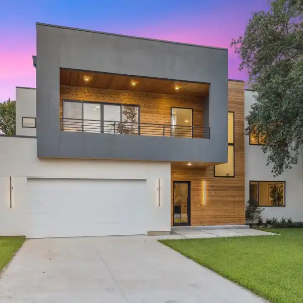 STUNNING MODERN NEW CONSTRUCTION IN BLUFFVIEW