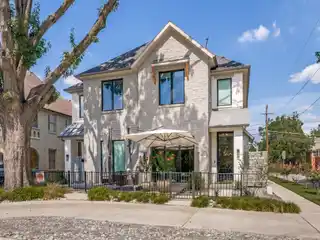 New Single-Family Attached Home in a Fantastic Location