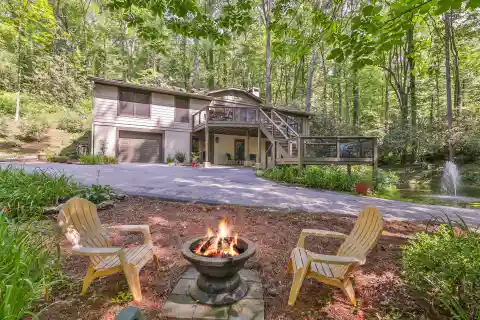 A Diamond in Mirror Lake