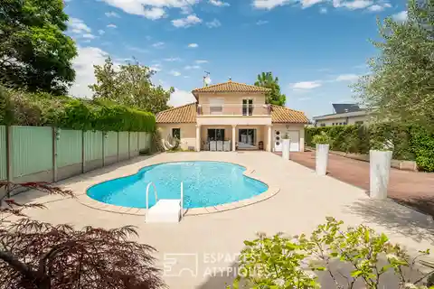 Lovely Pool Home in Chassieu-Le-Haut