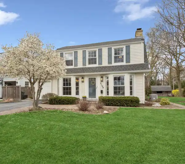 CHARMING NEWLY RENOVATED COLONIAL IN DOWNTOWN GLENVIEW